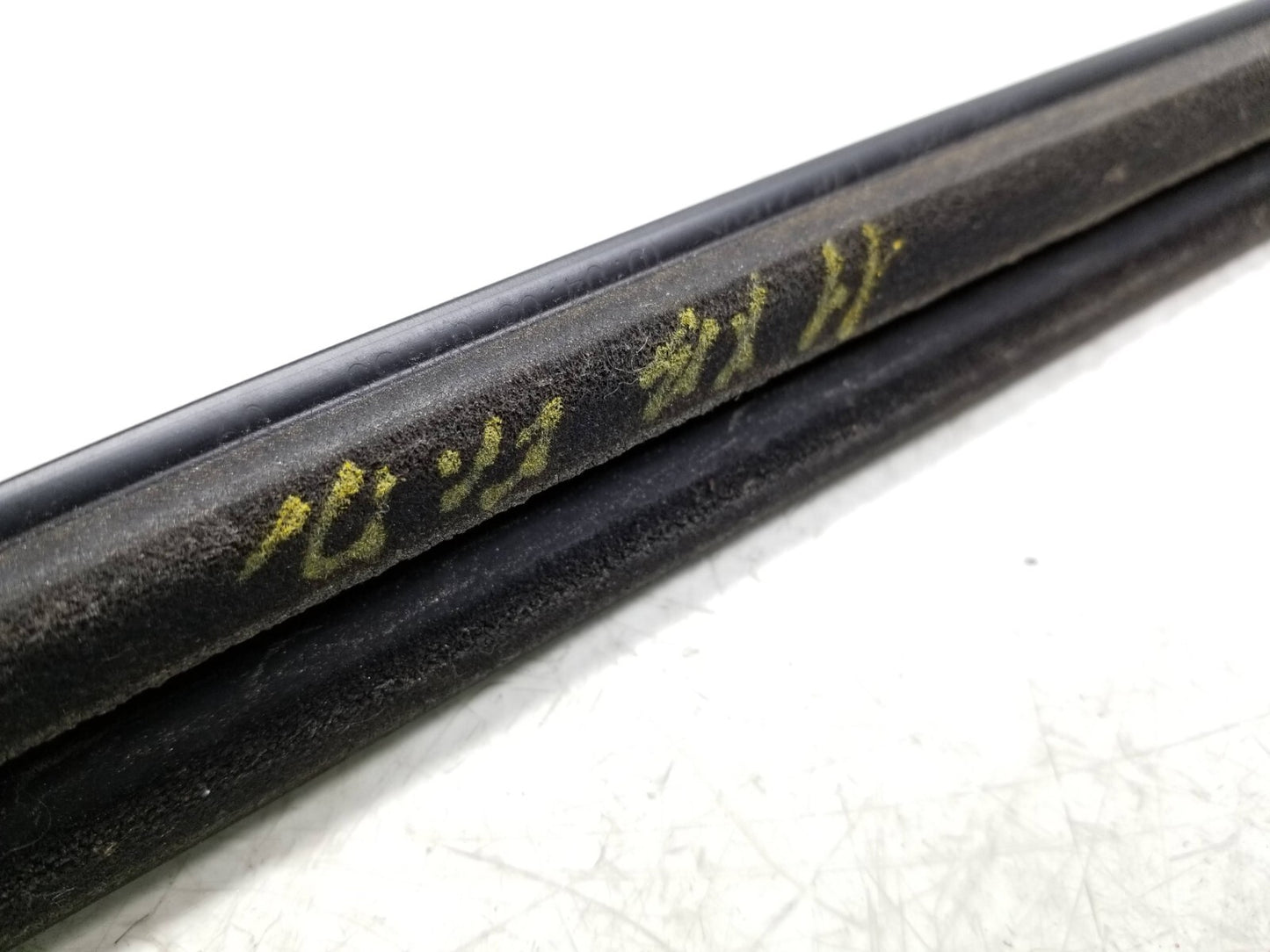 2011 Scion Xb Door Window Glass Belt Seal Molding 4pcs OEM