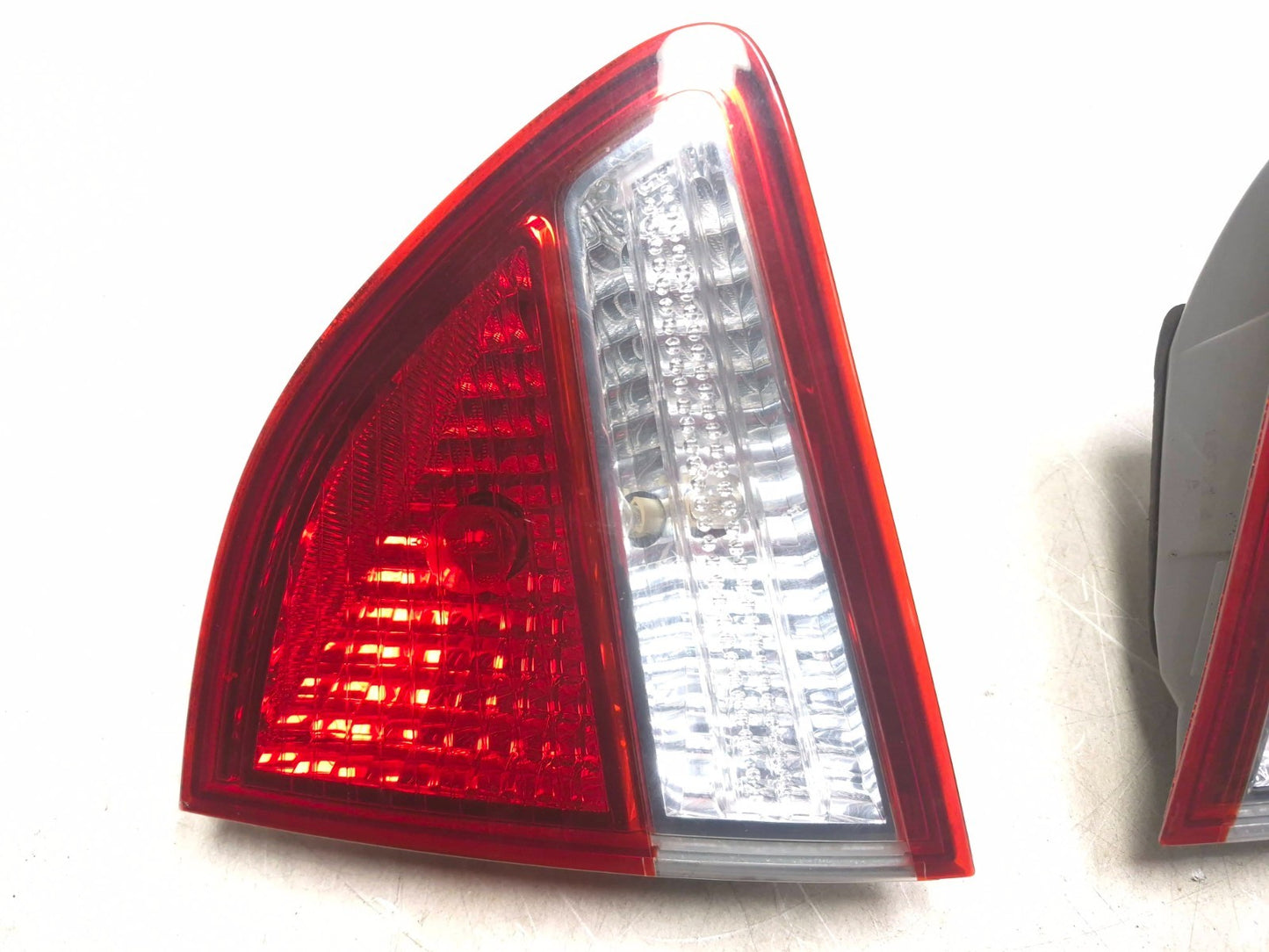 2011 Hyundai Veracruz Inner Tail Light Left & Right OEM