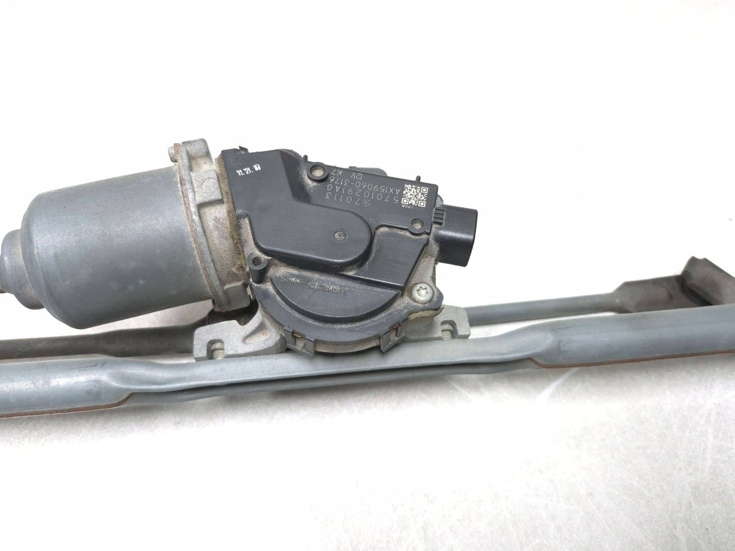 2018 Chrysler 300 Windshield Wiper Motor & Linkage Transmission OEM