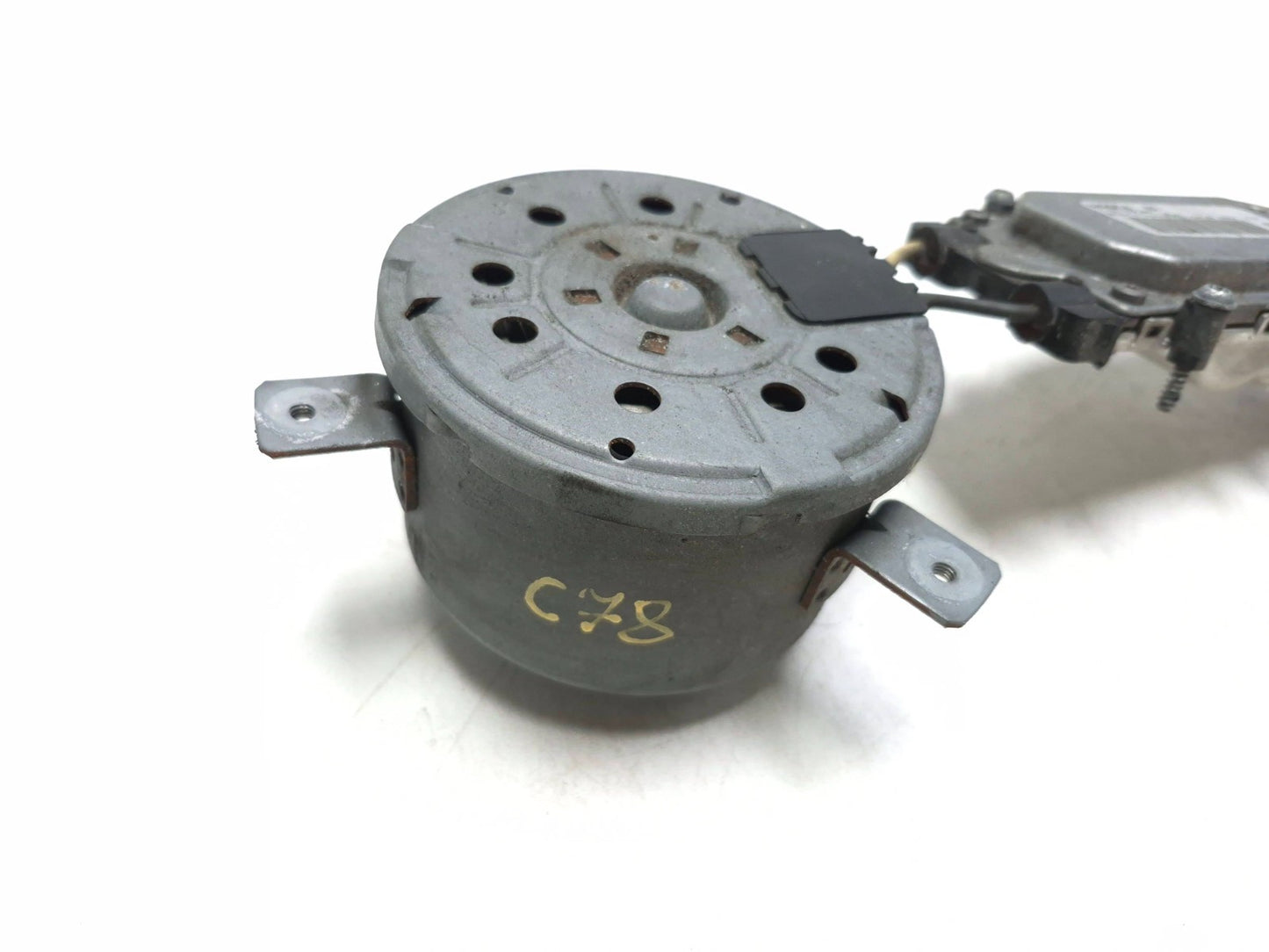 2012 Volvo C30 Radiator Cooling Fan Motor And Control Module OEM
