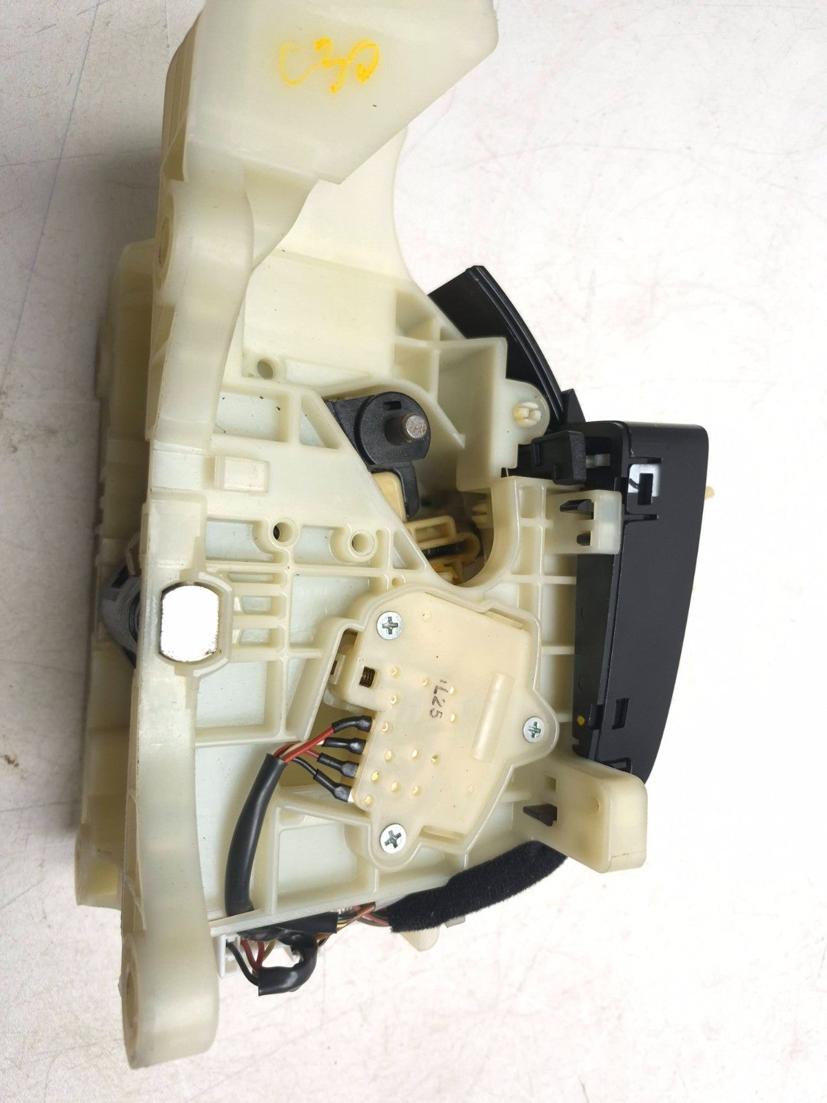 2013 Hyundai Genesis Automatic Gear Shifter Selector Lever OEM