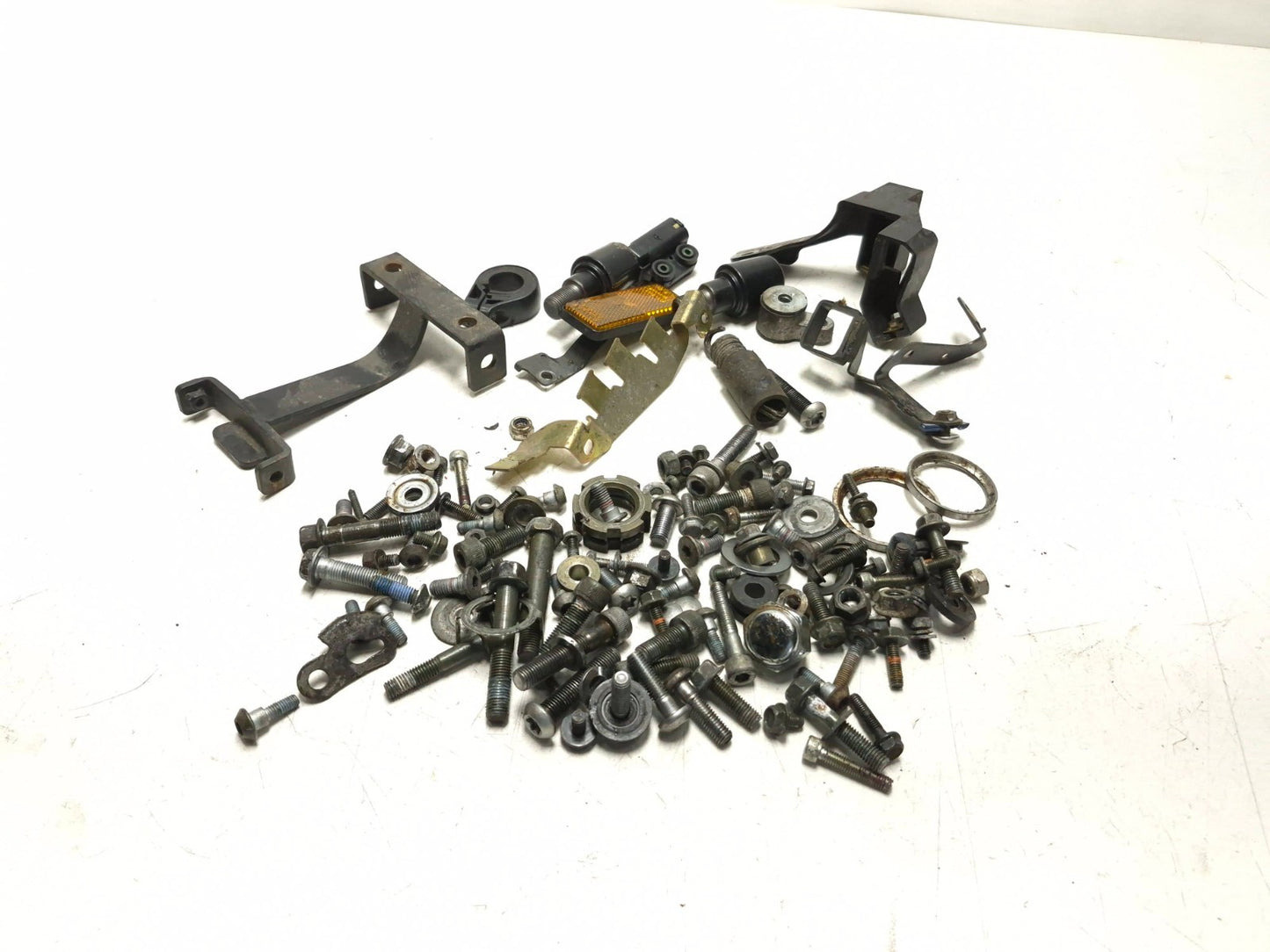 2004 Yamaha Fz6 S Misc Bolt & Hardware Bracket OEM
