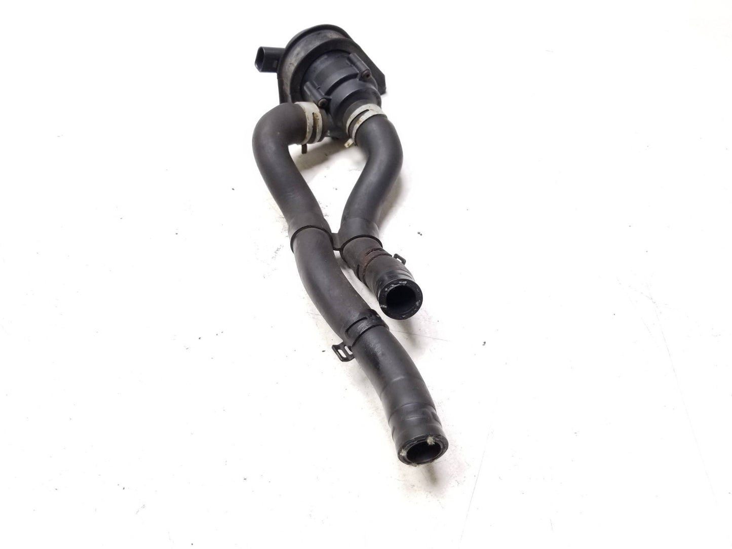 2010 - 2014 VW Golf GTI Engine Coolant Auxiliary Aux Water Pump OEM