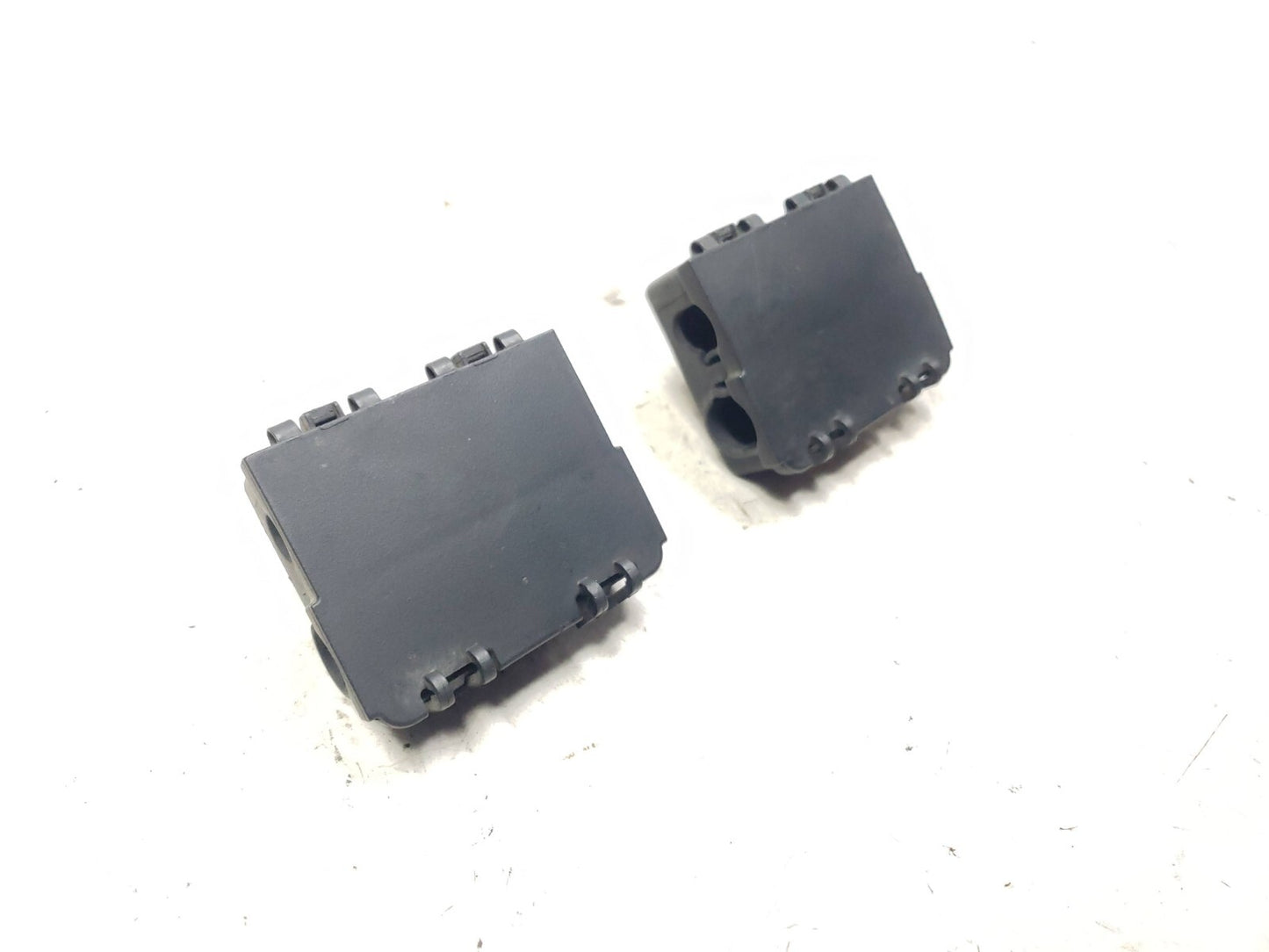 2007 - 2013 BMW X5 E70 Wire Plug Connector Bracket Rear Right & Left OEM