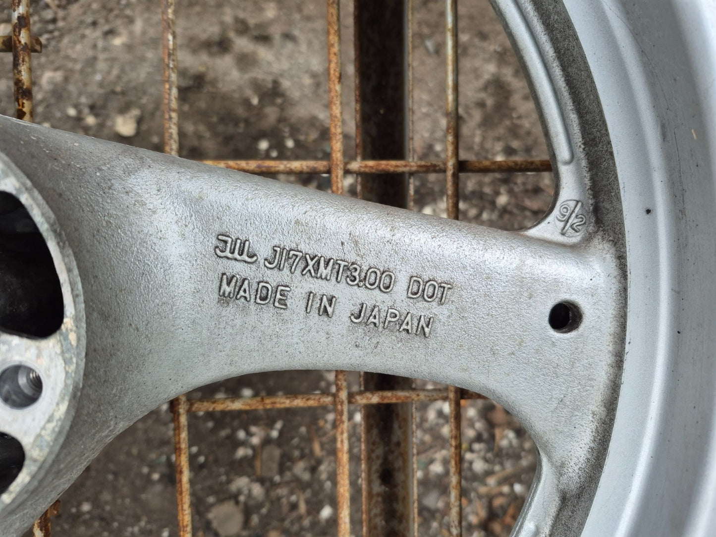 1993 Suzuki Gsx600fp Katana Front & Rear Wheel W/ Tire Pair R 17 OEM