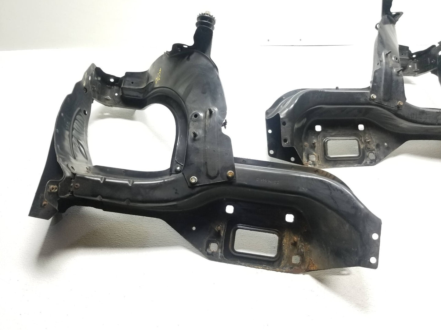 2007 Mercedes Ml500 Front Headlight Support Bracket Left & Righ OEM