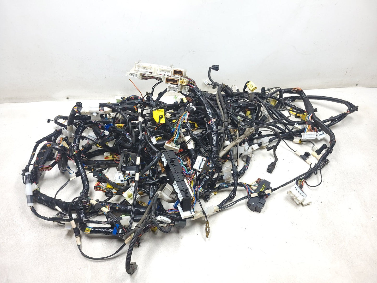 2009 Mitsubishi Outlander Interior Floor Wire Harness OEM