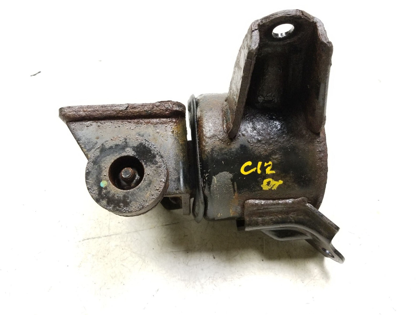 2011 - 2013 Kia Sportage AWD Engine Mount Bracket Driver Side Left 2.4l OEM