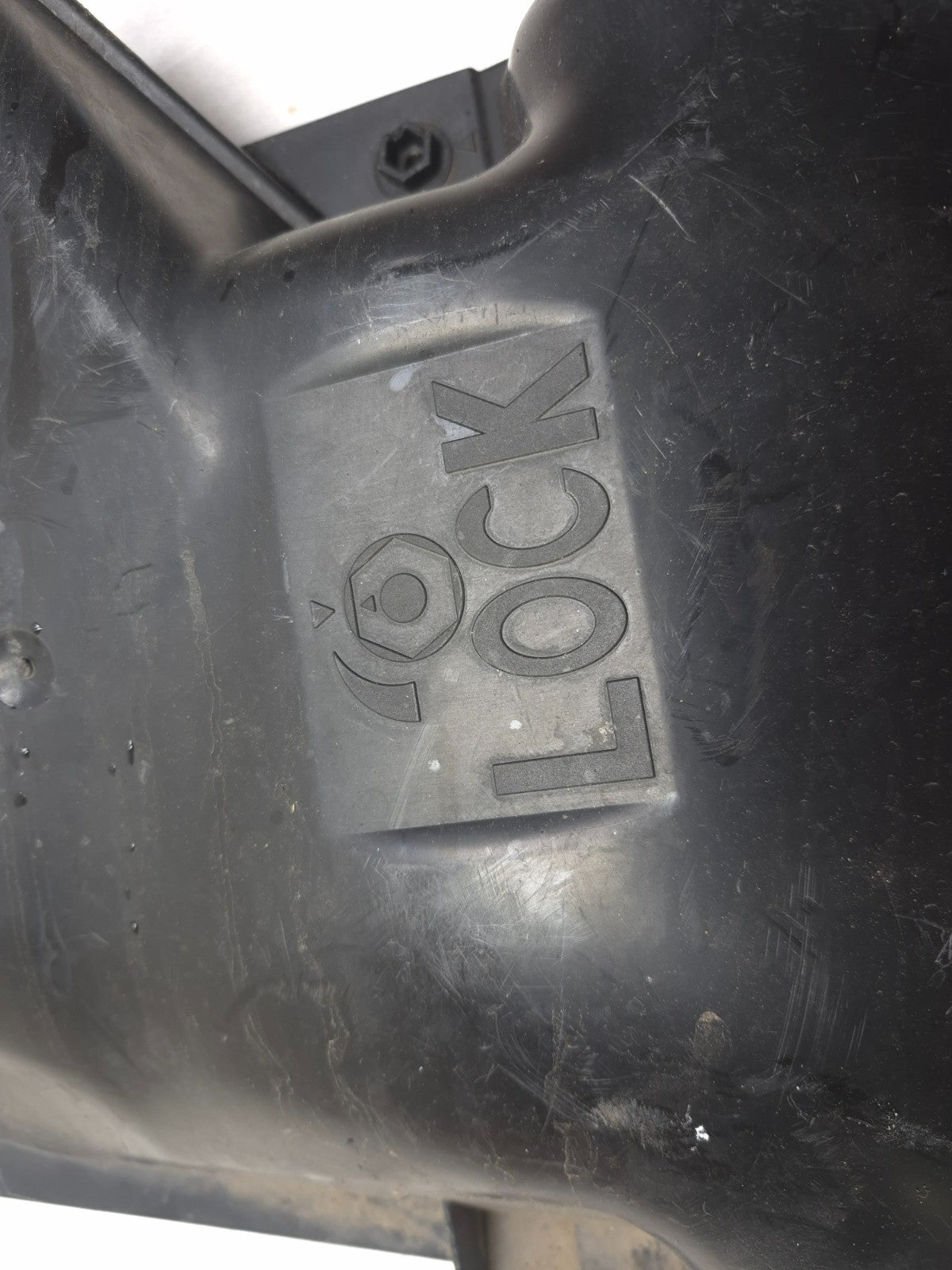 2008 BMW X6 E71 Air Filter Housing Cabin OEM