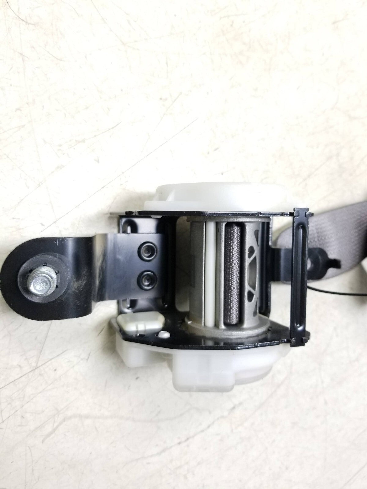 2011 - 2013 Kia Sportage Rear Seat Belt Retractor Left & Right  OEM