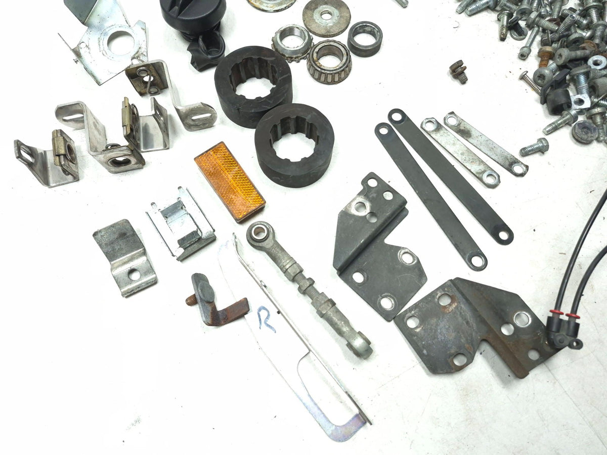 2004 Harley Davidson Touring Electra Glide Misc Bolt & Hardware Bracket OEM