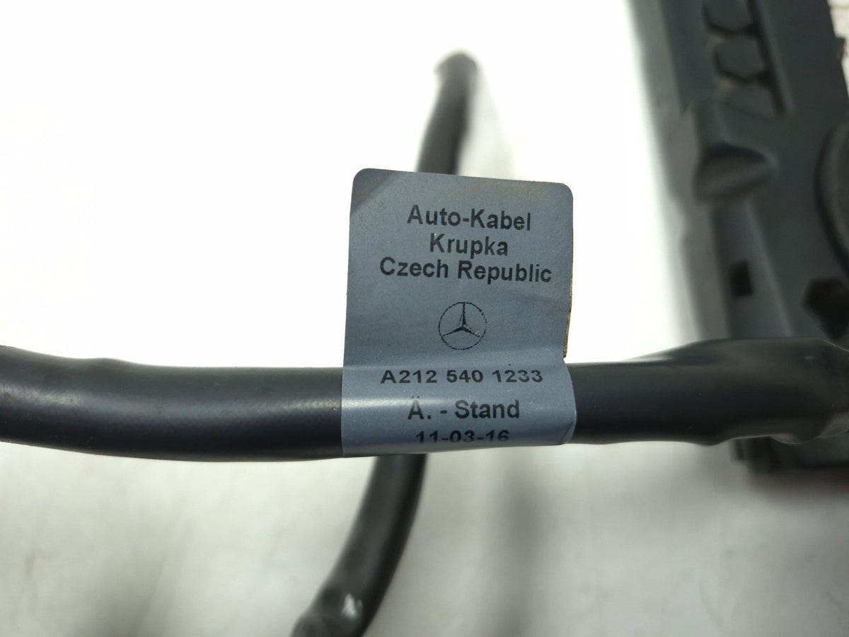 2012 Mercedes W212 E350 Battery Fuse Box Distribution Panel  OEM