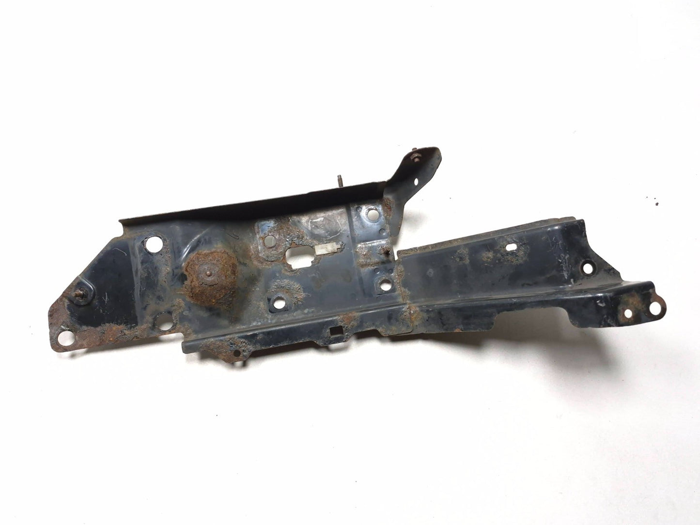 2012 Nissan Rogue Radiator Mount Support Bracket OEM