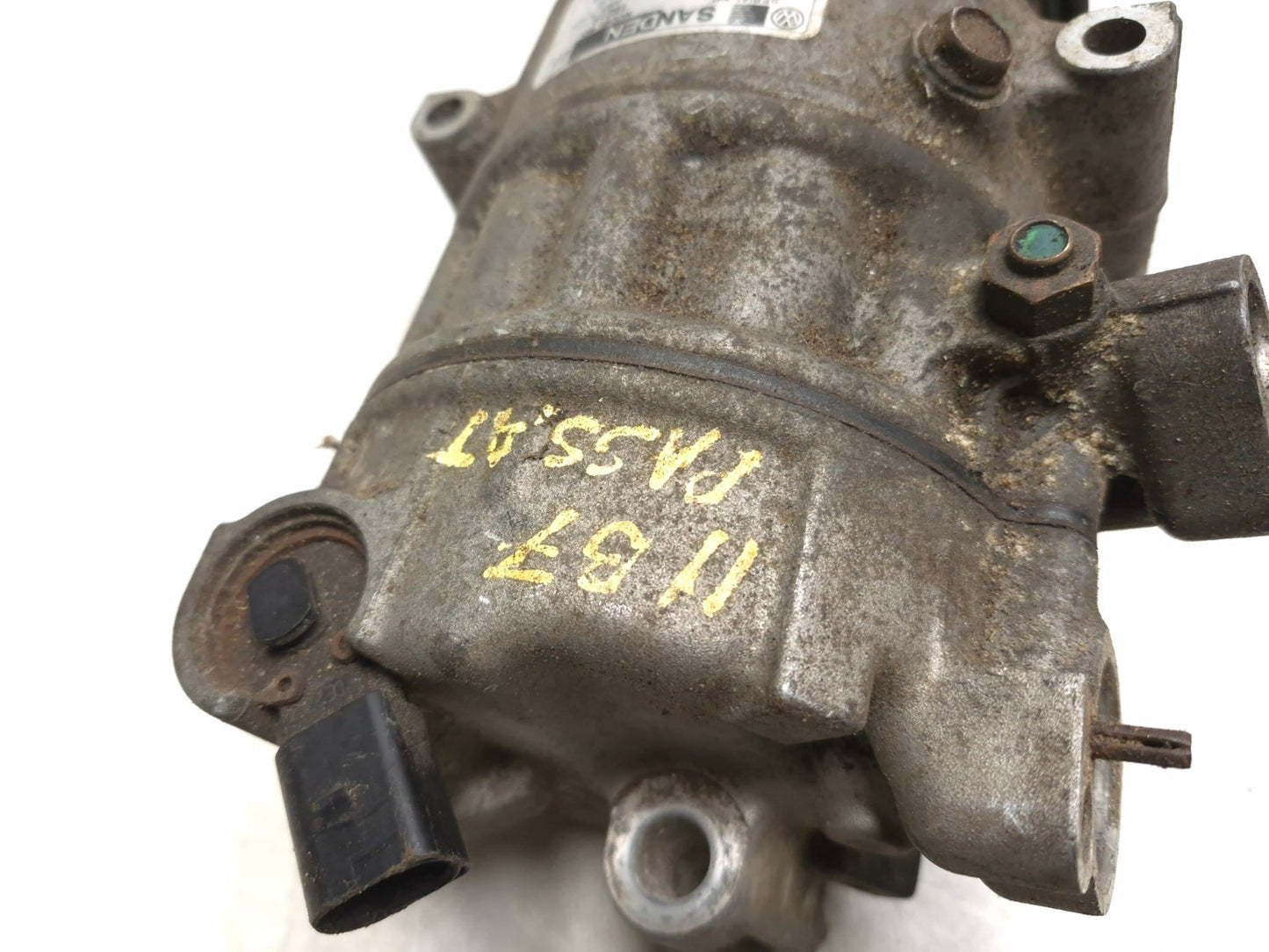 2012 Volkswagen Passat Ac Compressor  OEM