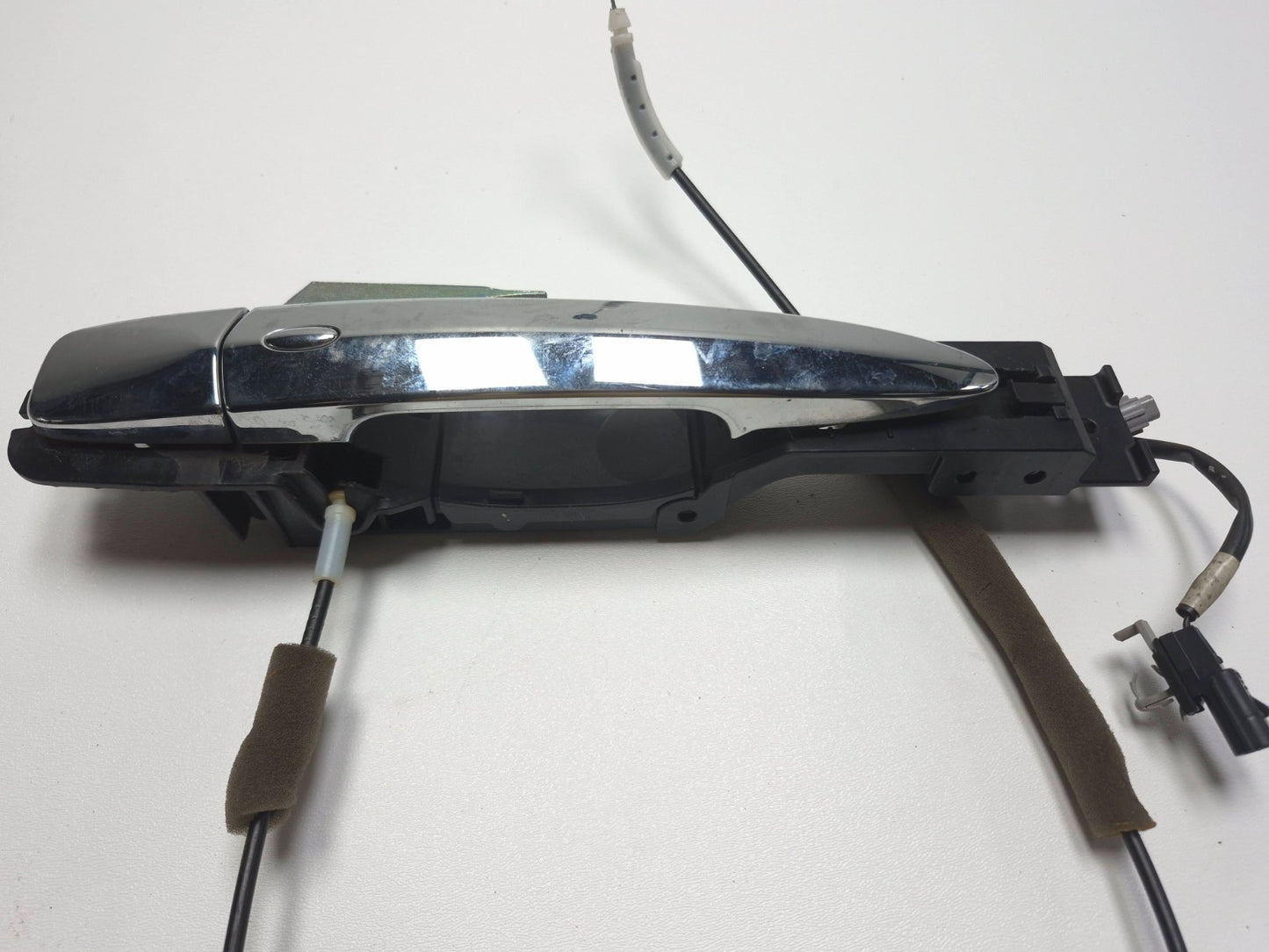 2012 Nissan Leaf Front Exterior Door Handle Passenger Side Right OEM