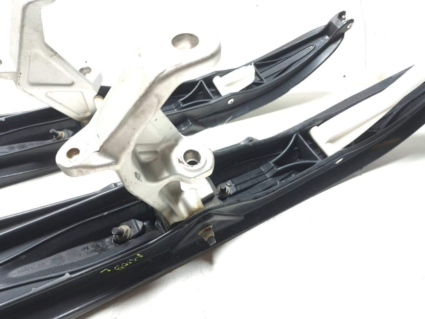 2011 Ski Doo Mx Z Tnt E-tec 600 Pilot Ski Left & Right Pair OEM