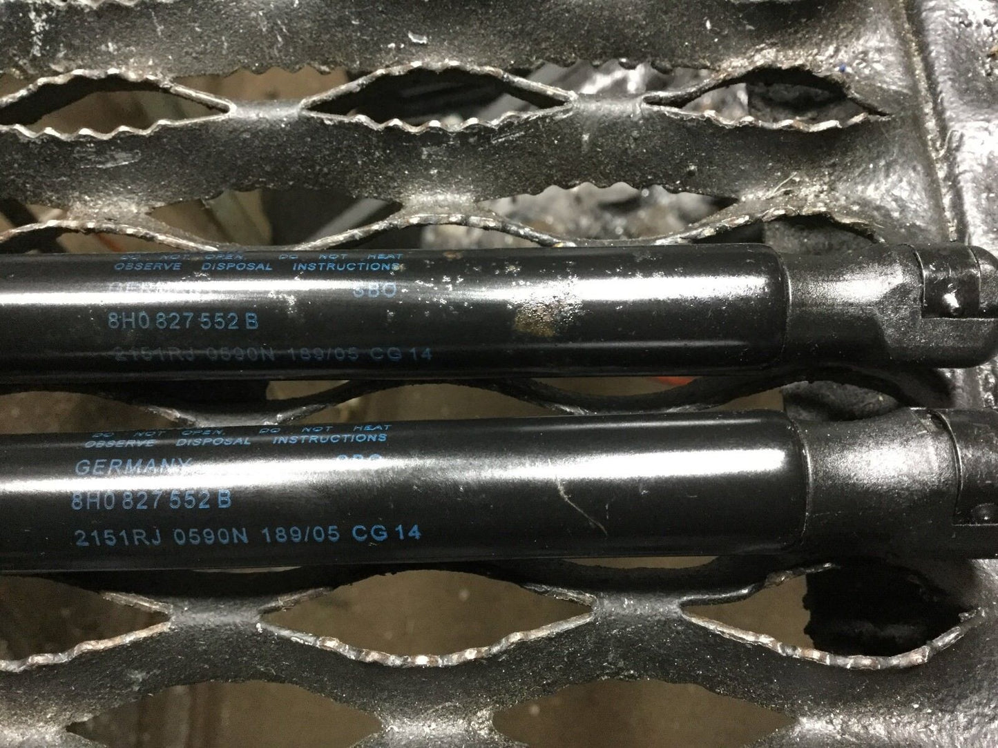 03 04 05 06 Audi A4 Trunk Lift Struts 8h0827552b OEM Pair