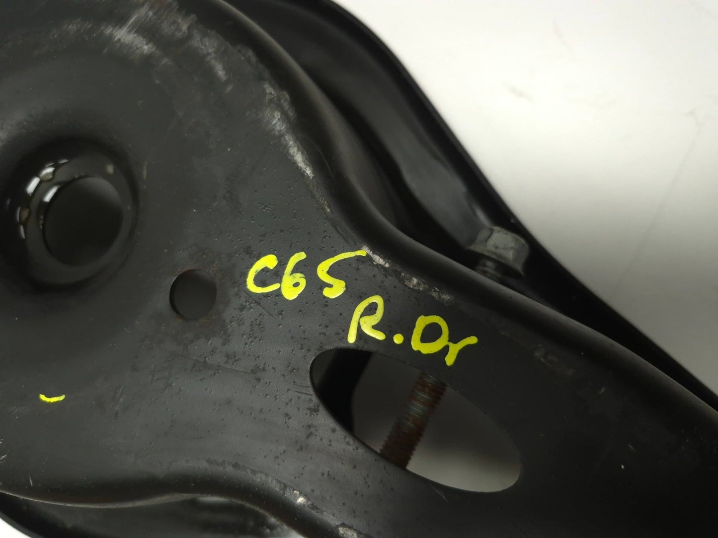 2019 Hyundai Kona Rear Control Arm Driver Side Left 4 Pcs OEM