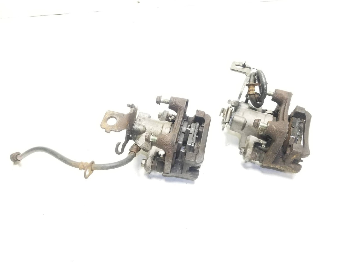 11-17 Lexus CT200h Rear Brake Caliper Left & Right Pair Oem✅