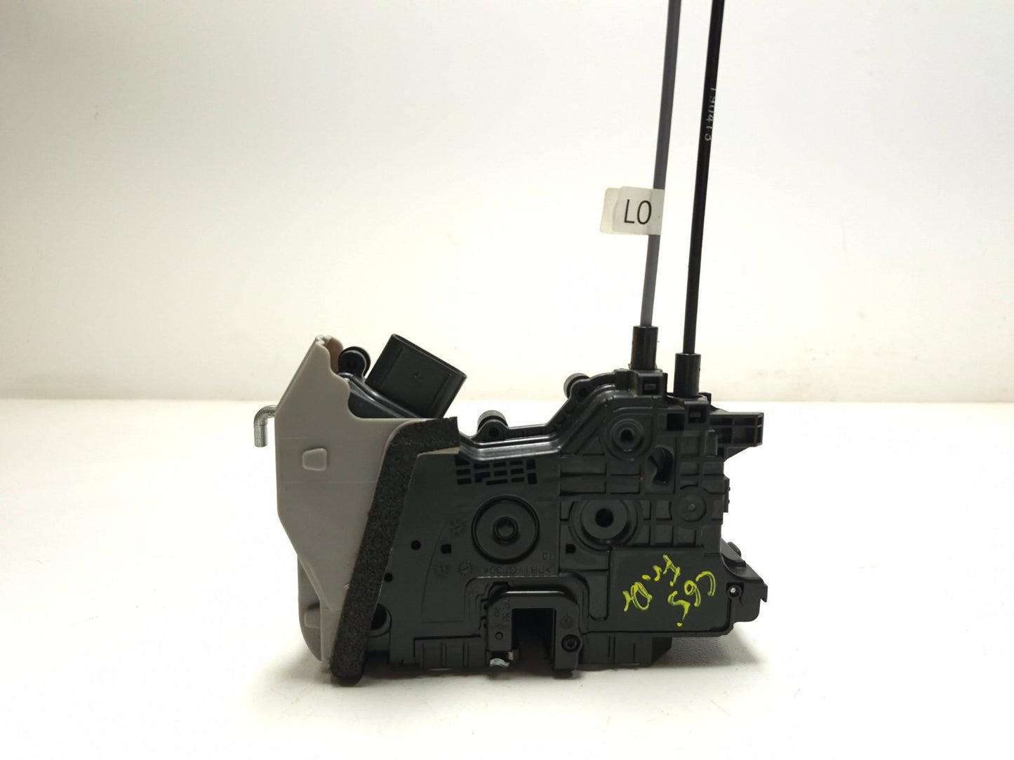 2019 Hyundai Kona Front Door Lock Latch Actuator Left Driver Side OEM