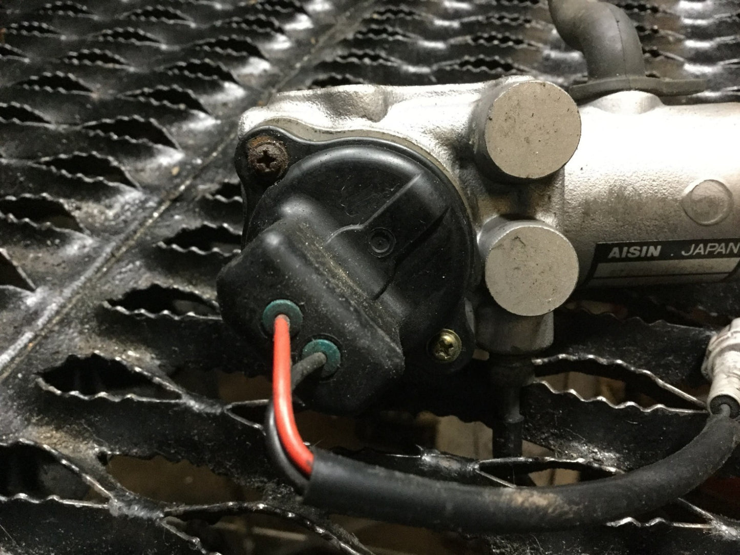 04 05 06 07 08 09 Toyota Prius Brake Master Cylinder Simulator Solenoid OEM