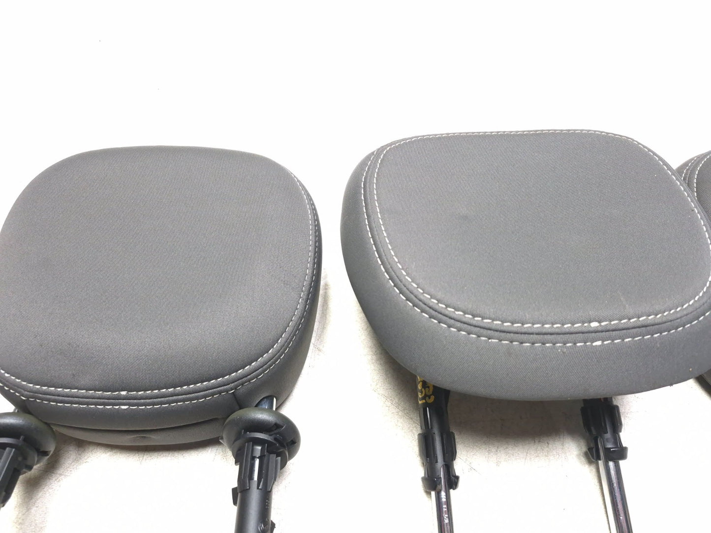 2014 Fiat 500l Rear Seat Headrest 3pcs OEM