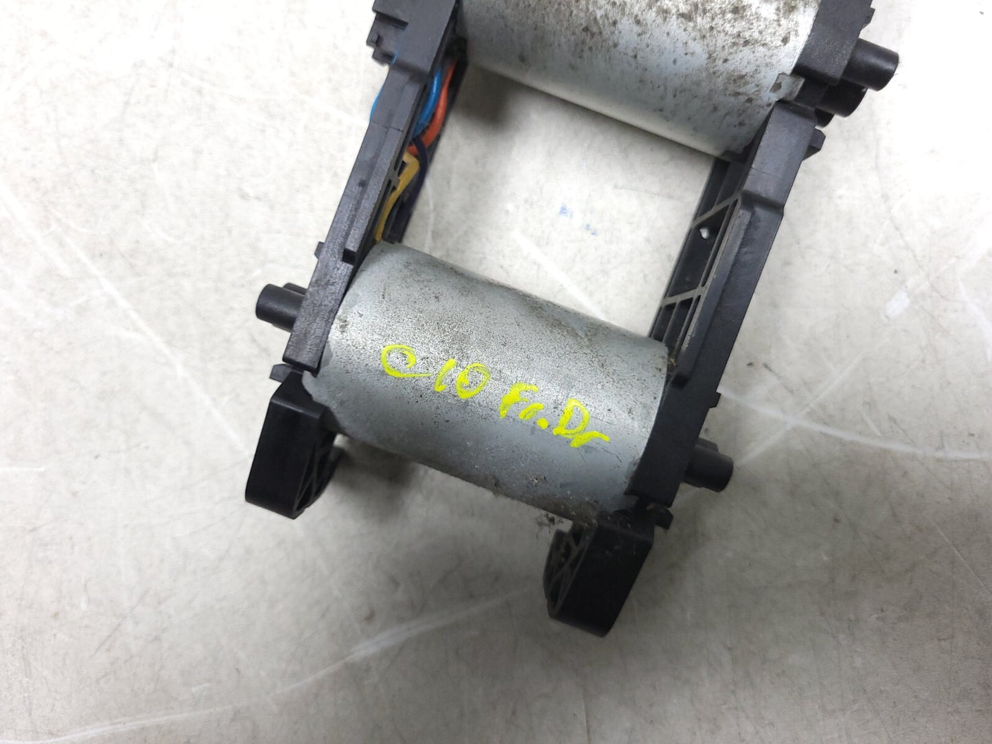 2010 - 2014 Chevrolet Suburban Seat Adjustment Motor Driver Side Left OEM