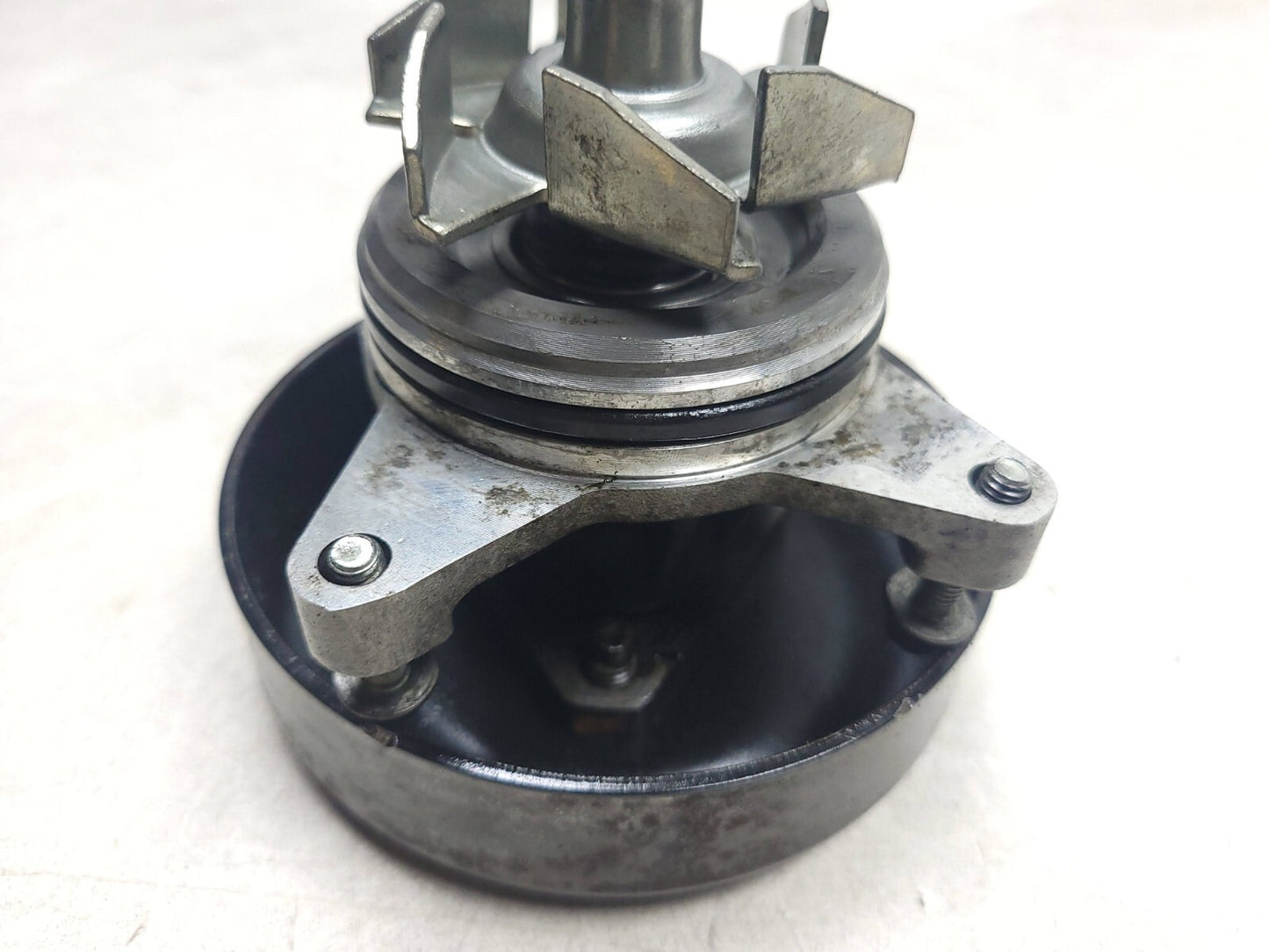 2007 - 2012 Mazda Cx-7 Engine Coolant Water Pump 2.3l OEM