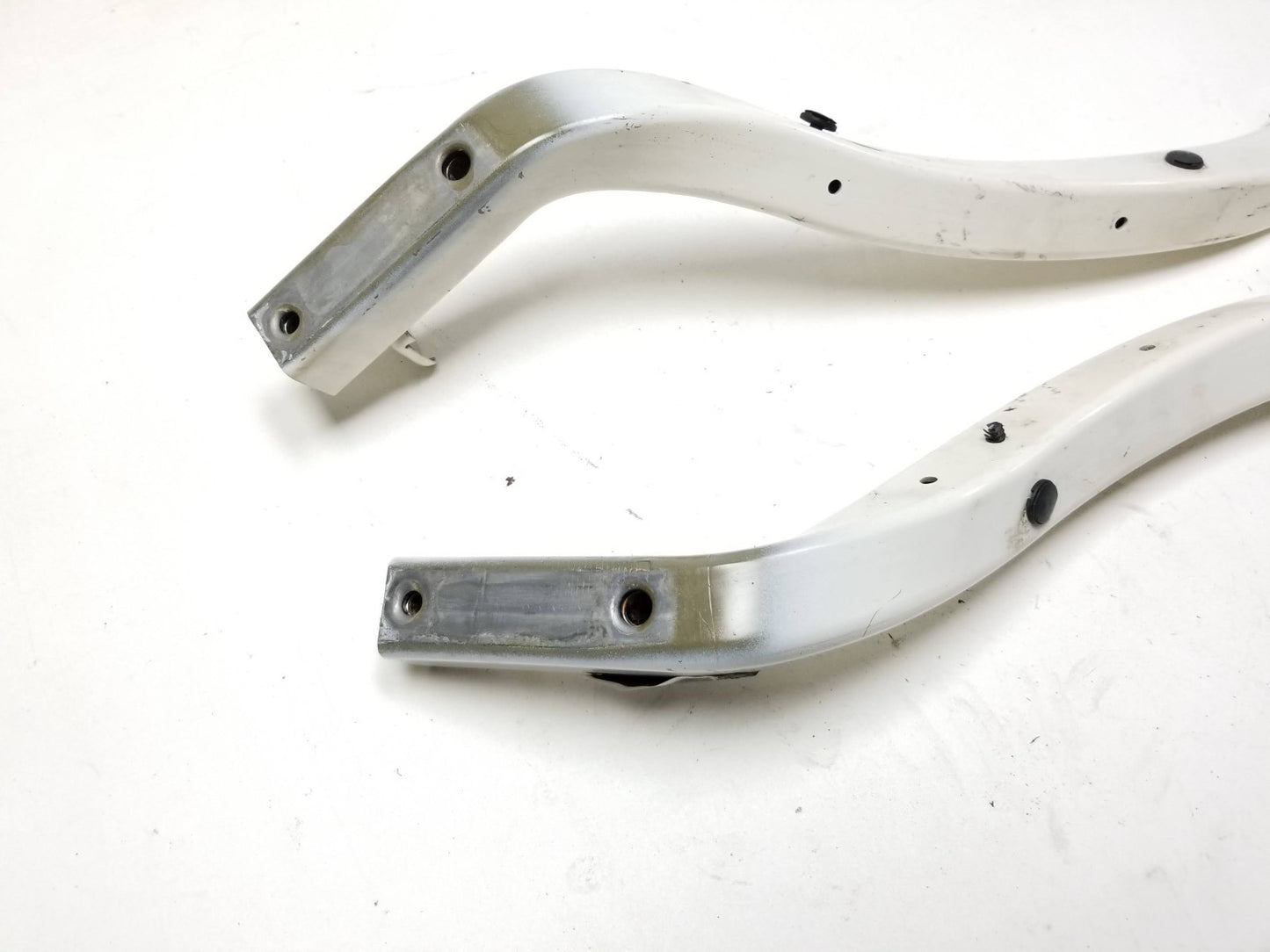 2012 Jeep Grand Cherokee Fender Bracket OEM