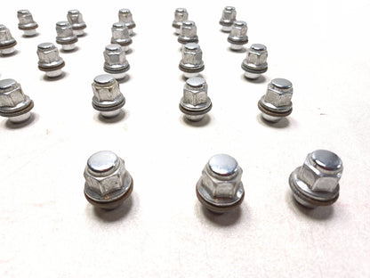 2011 Toyota Prius Wheel Lug Nut 25pcs OEM