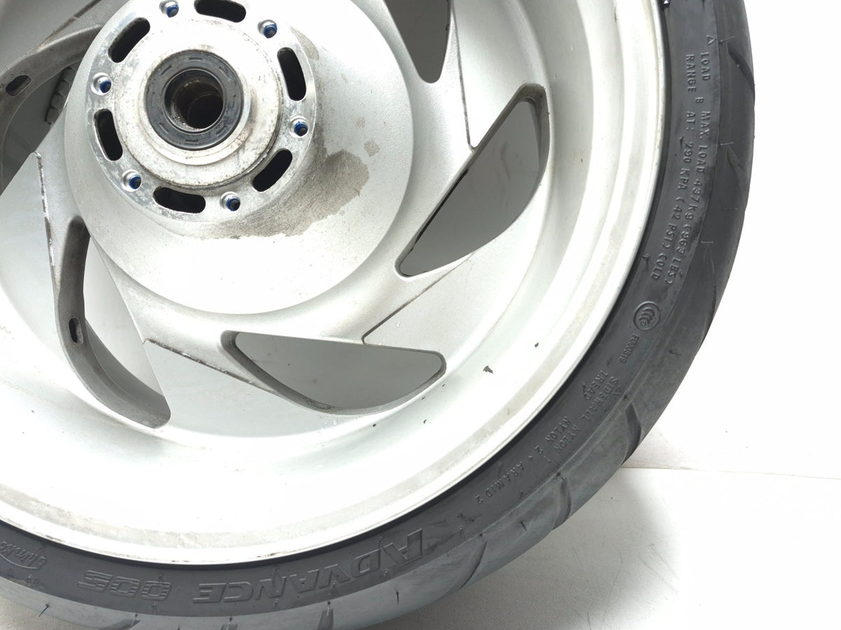 2009 Suzuki Boulevard M109r Vzr1800 Rear Wheel Rim W/tire 240/40 18x8.5 OEM