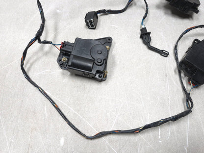 2018 Chrysler 300 HVAC Heater Blend Door Actuator & Wire Harness OEM