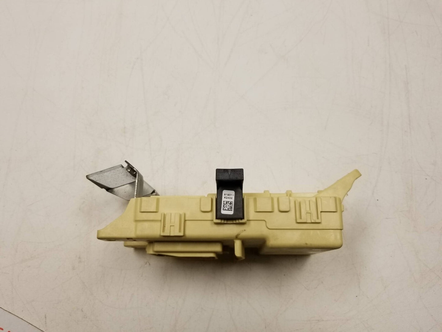 2020 Hyundai Venue Interior Cabin Fuse Box OEM