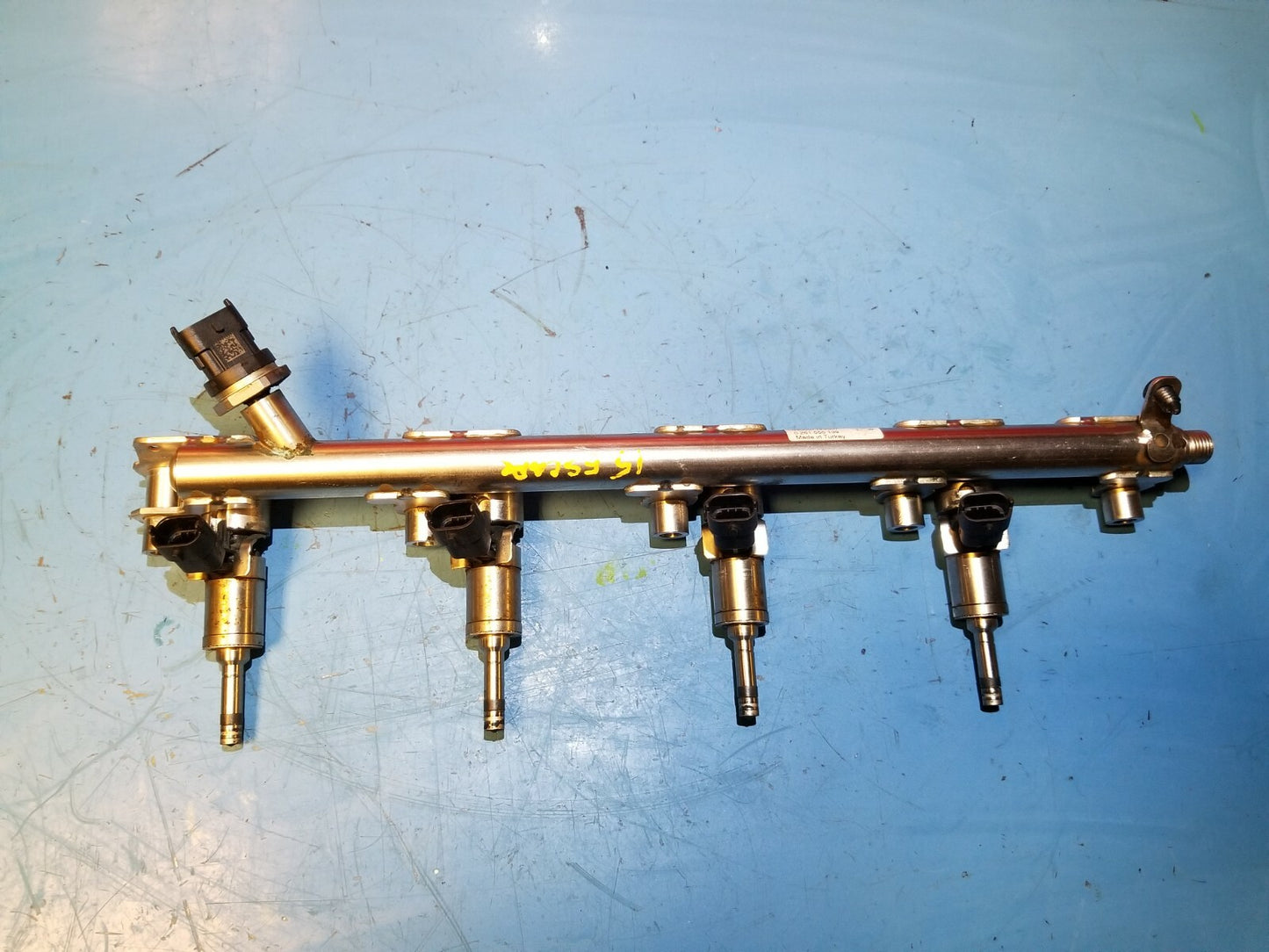 13 14 15 16 Ford Escape 2.0t Fuel Rail W/ Injectors OEM 83k