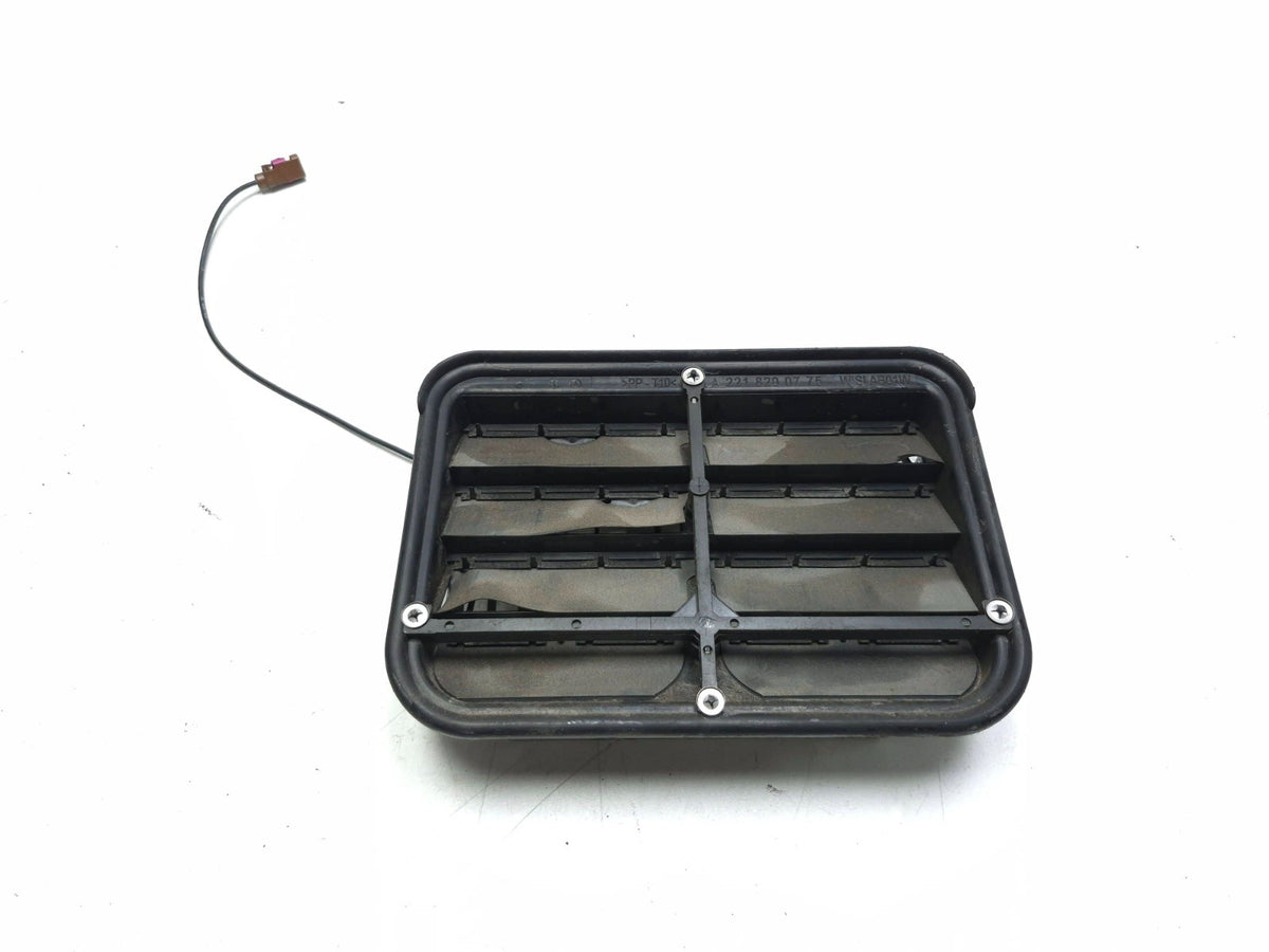 2011 Mercedes S400 W221 Rear Floor Antenna Pressure Vent Left & Right OEM