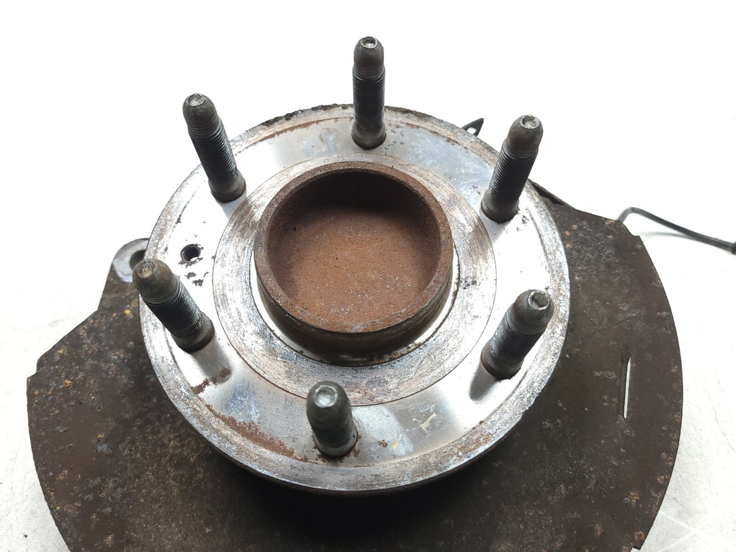 2013 Chevrolet Suburban Front Spindle Knuckle Wheel Hub Passenger Side Right OEM