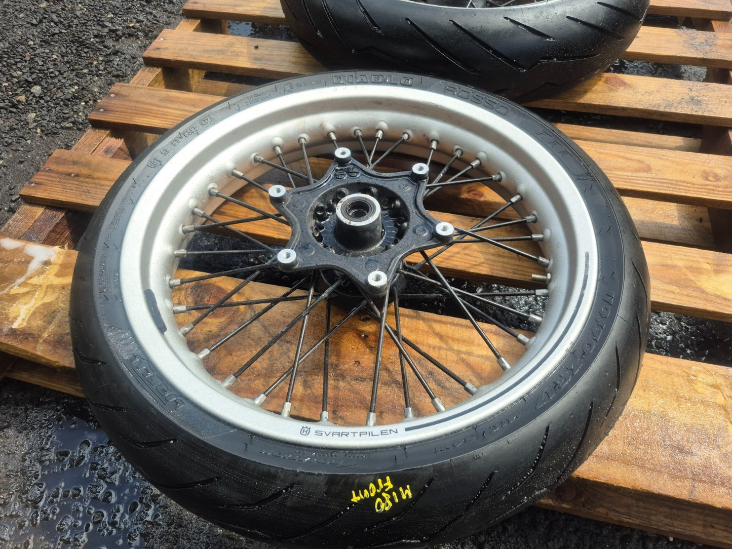 2018 Husqvarna Svartpilen 401 Wheel Rim W/tire Front & Rear Pair OEM