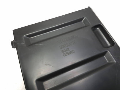 2012 Volvo C30 2.5l Air Intake Cleaner Box Lower Cover OEM