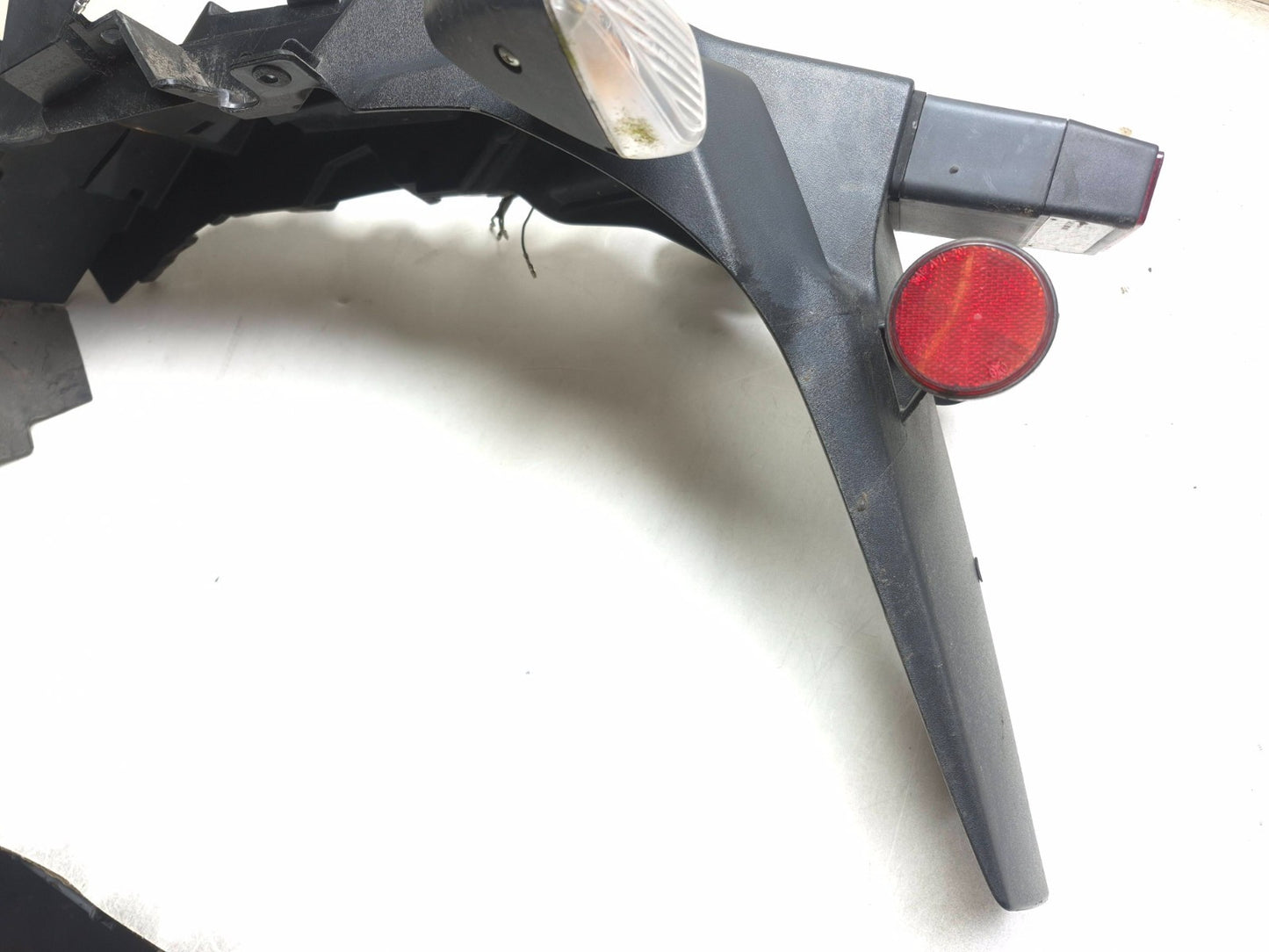 2015 Suzuki Gw250 Rear Tail Fender & License Holder & Turn Signal OEM