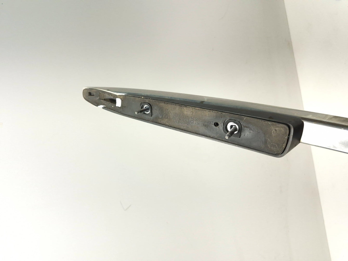 2011 Volkswagen Tiguan  Roof Luggage Rack Rail Pair OEM