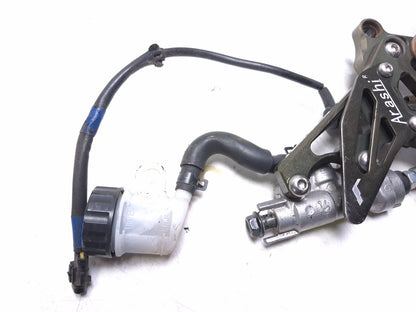 2016 Yamaha Yzf R3 Right Footrest W/ Rear Brake Cylinder W/ Pedal Assy OEM