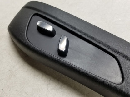 17 - 2019 Cadillac Xt5 Front Seat Side Trim Cover Front Passenger Side Right OEM