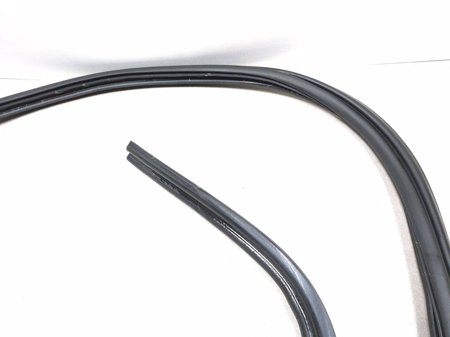 2013 Dodge Grand Caravan Trunk Weatherstrip Seal Oem✅