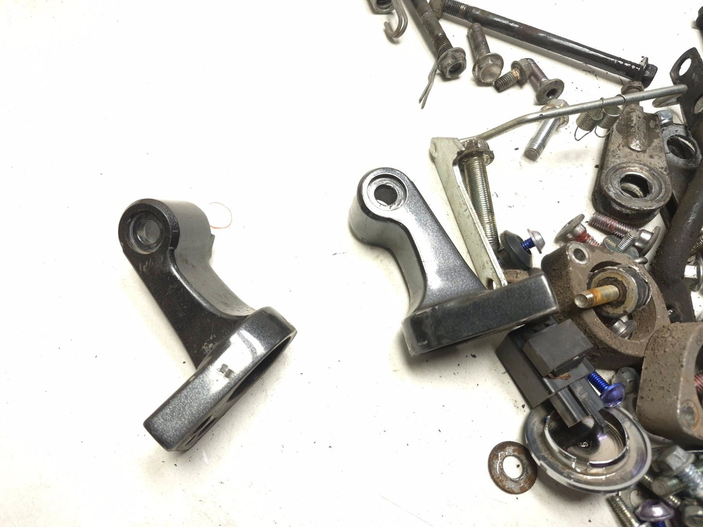 2007 Kawasaki Ninja 250 Ex250 F Misc Bolt & Hardware Bracket OEM