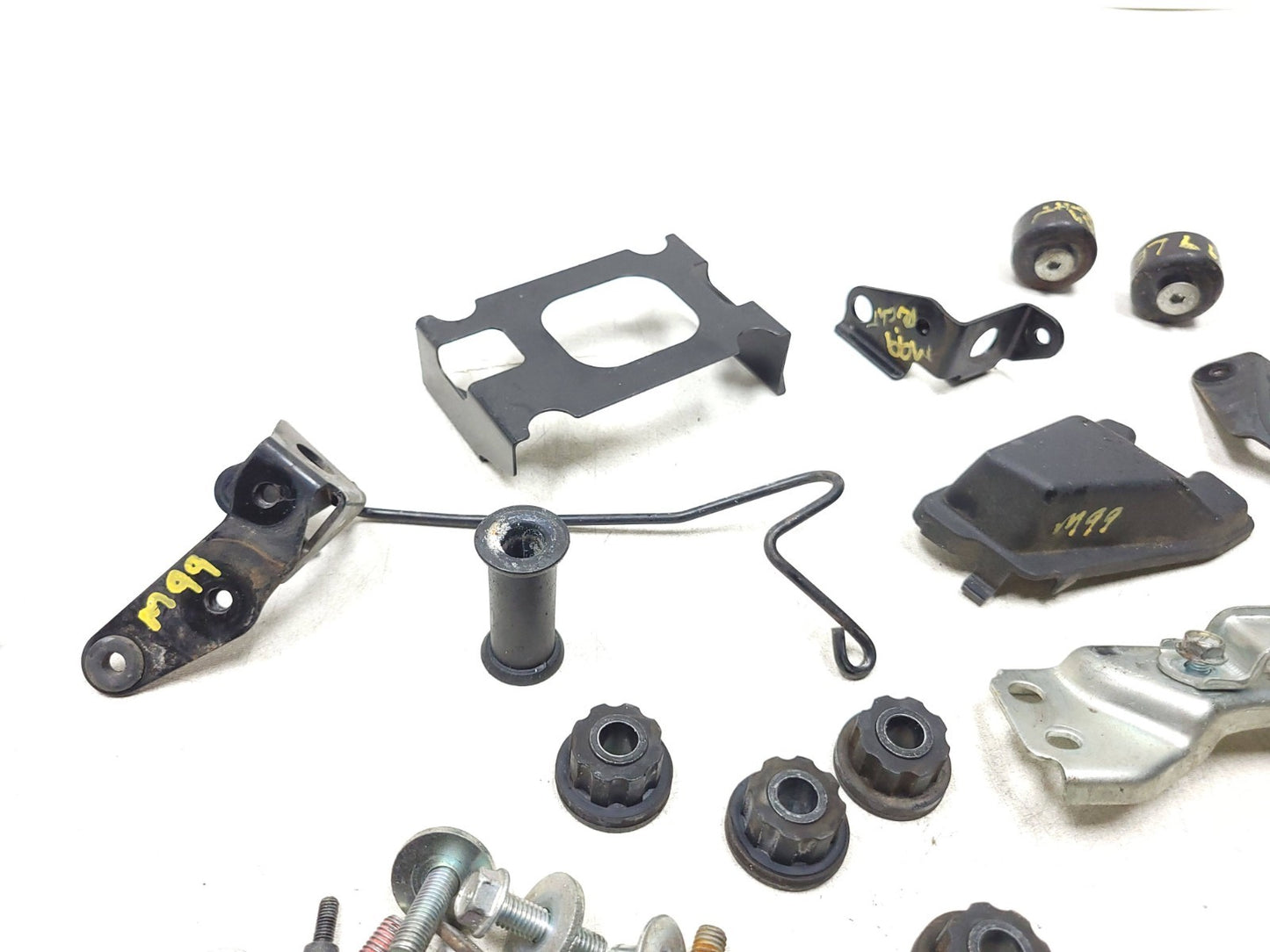 2012 Kawasaki Versys Le650c Misc Bolt & Hardware Bracket Set OEM