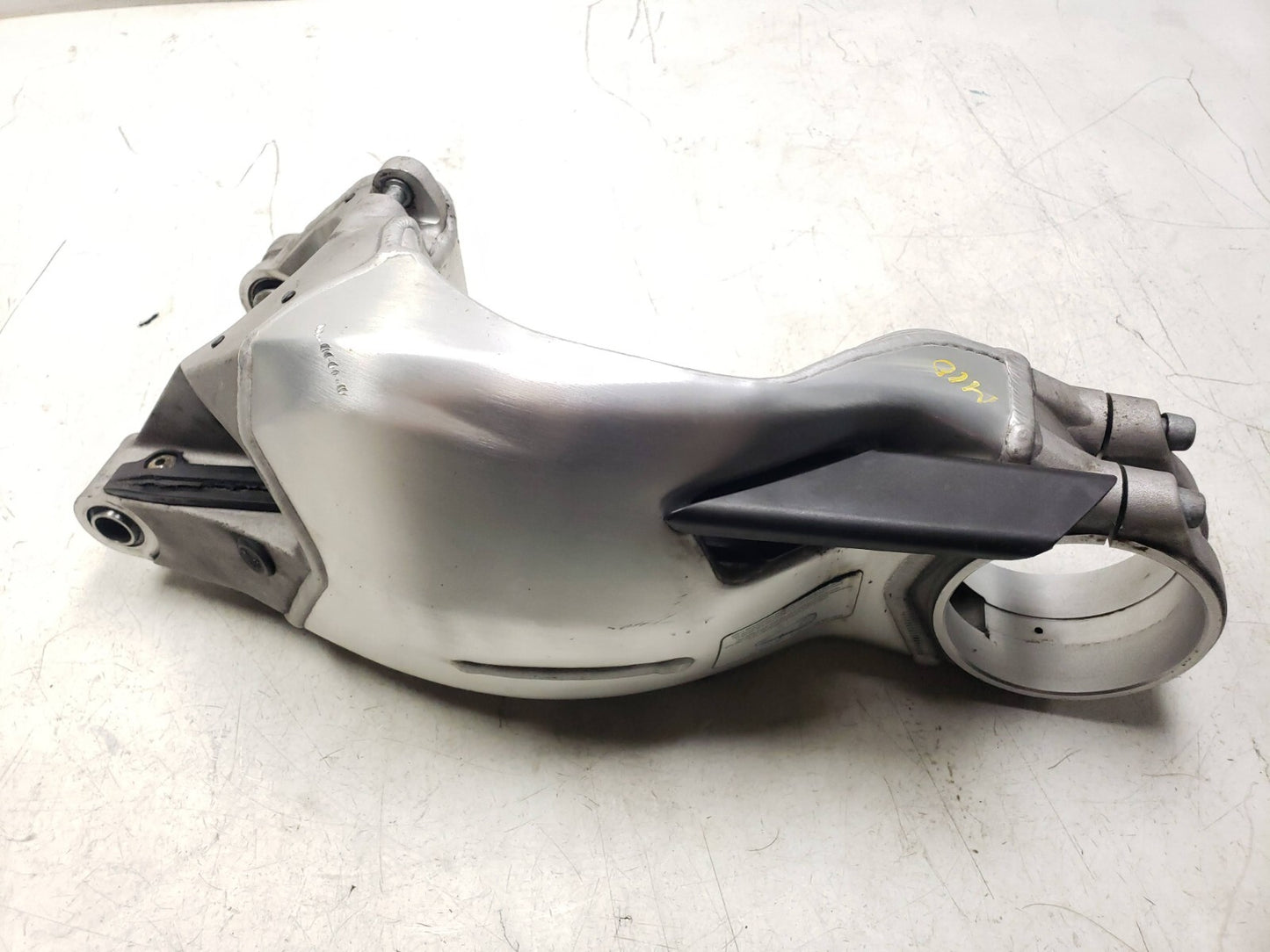 2008 - 2010 Ducati 848 Rear Swing Arm Frame 37531421c OEM