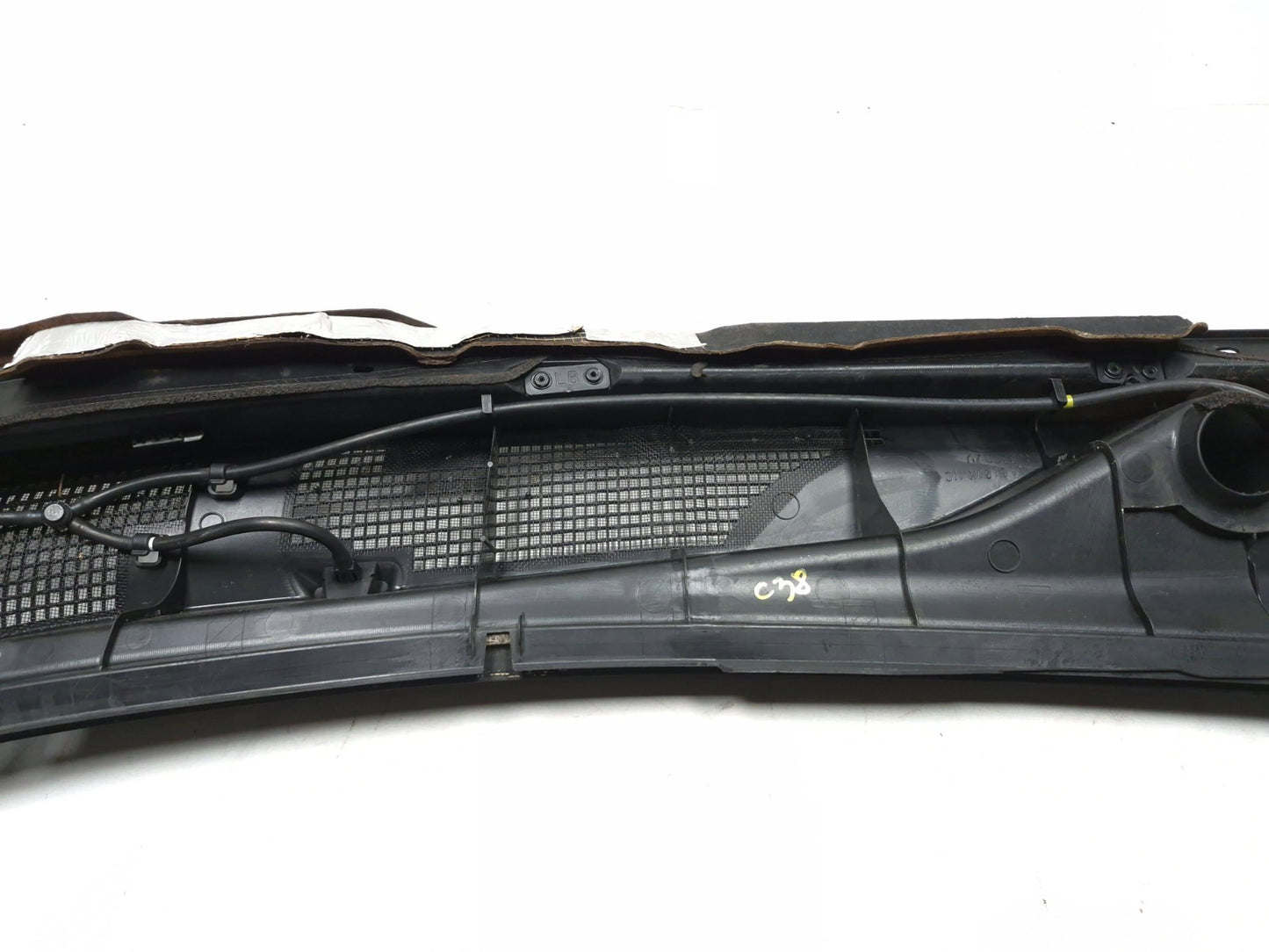 2015 Nissan Juke Windshield Wiper Motor Cover Cowl 668621km1e OEM