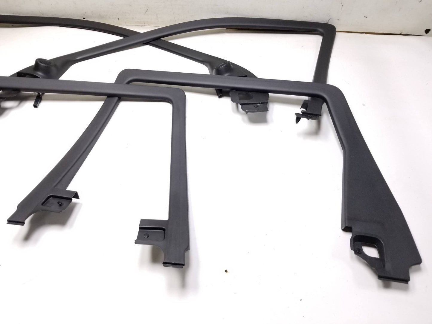 2012 Jeep Grand Cherokee Door Window Frame Trim Cover OEM ☑️