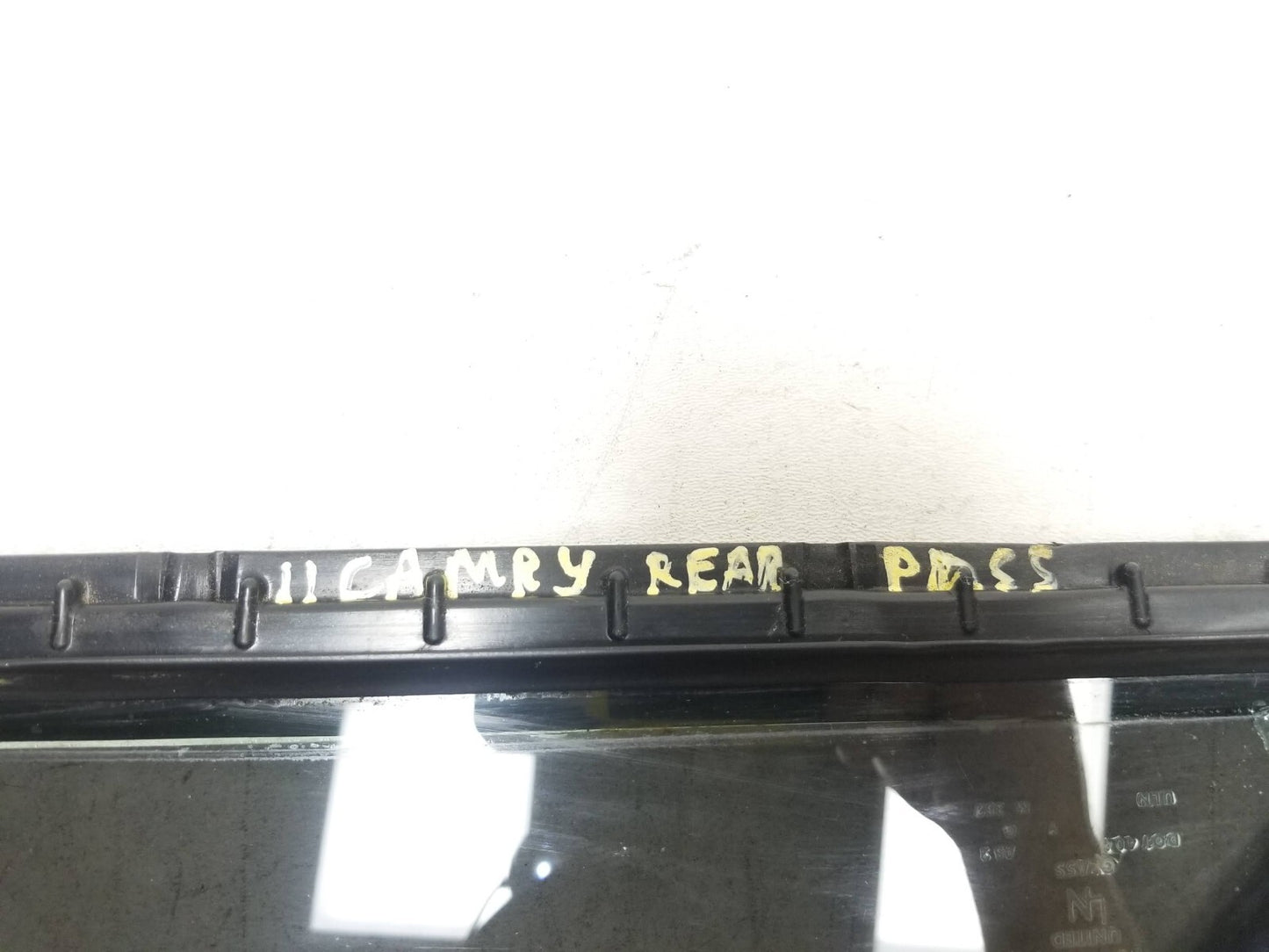 2007 - 2011 Toyota Camry Door Vent Window Glass Rear Passenger Side Right OEM