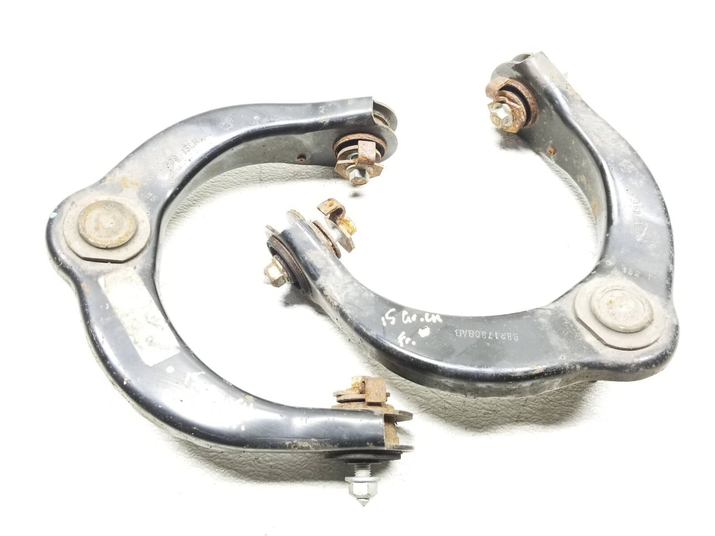 2015 Jeep Grand Cherokee Overland Upper Control Arm OEM 68217809ab